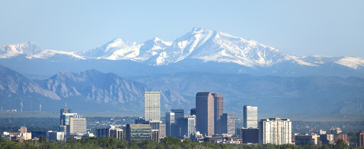 A scenic picture of the Rocky Mountain range behind Denver, Colorado